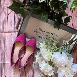 Nine West suede leather shoes.5.5 size. Great pre owned condition.